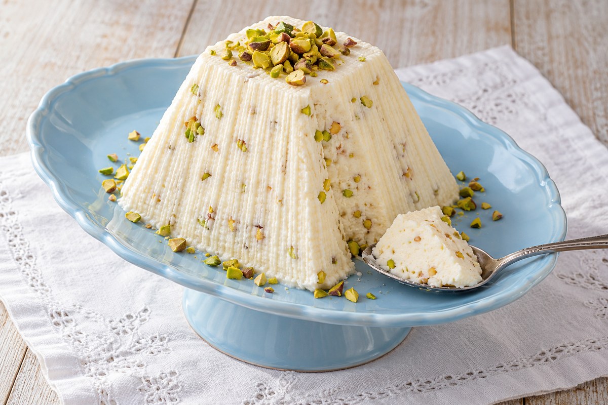 Пасха творожная с фисташками