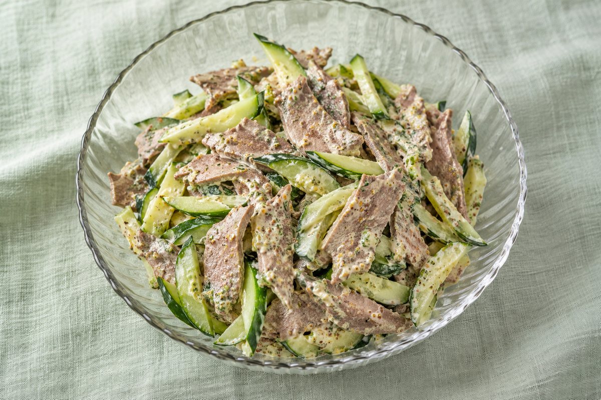 Салат из говяжьего языка с огурцом и горчицей